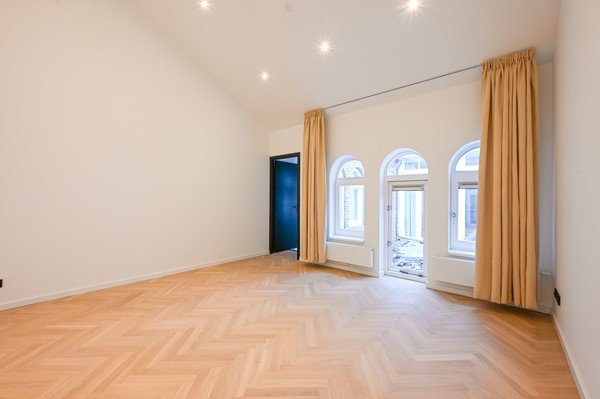 Medium property photo - Oog In 'T Zeilstraat, 2512 CC Den Haag